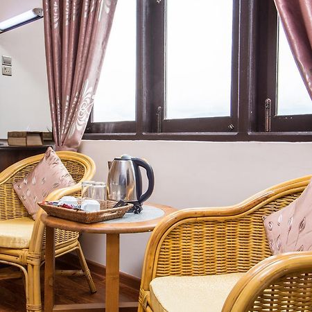 The Hotel Emperor-Inle Nyaung Shwe Ngoại thất bức ảnh