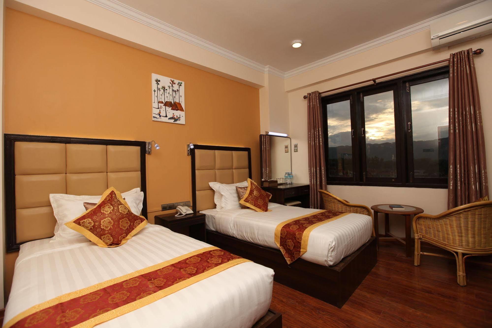 The Hotel Emperor-Inle Nyaung Shwe Ngoại thất bức ảnh